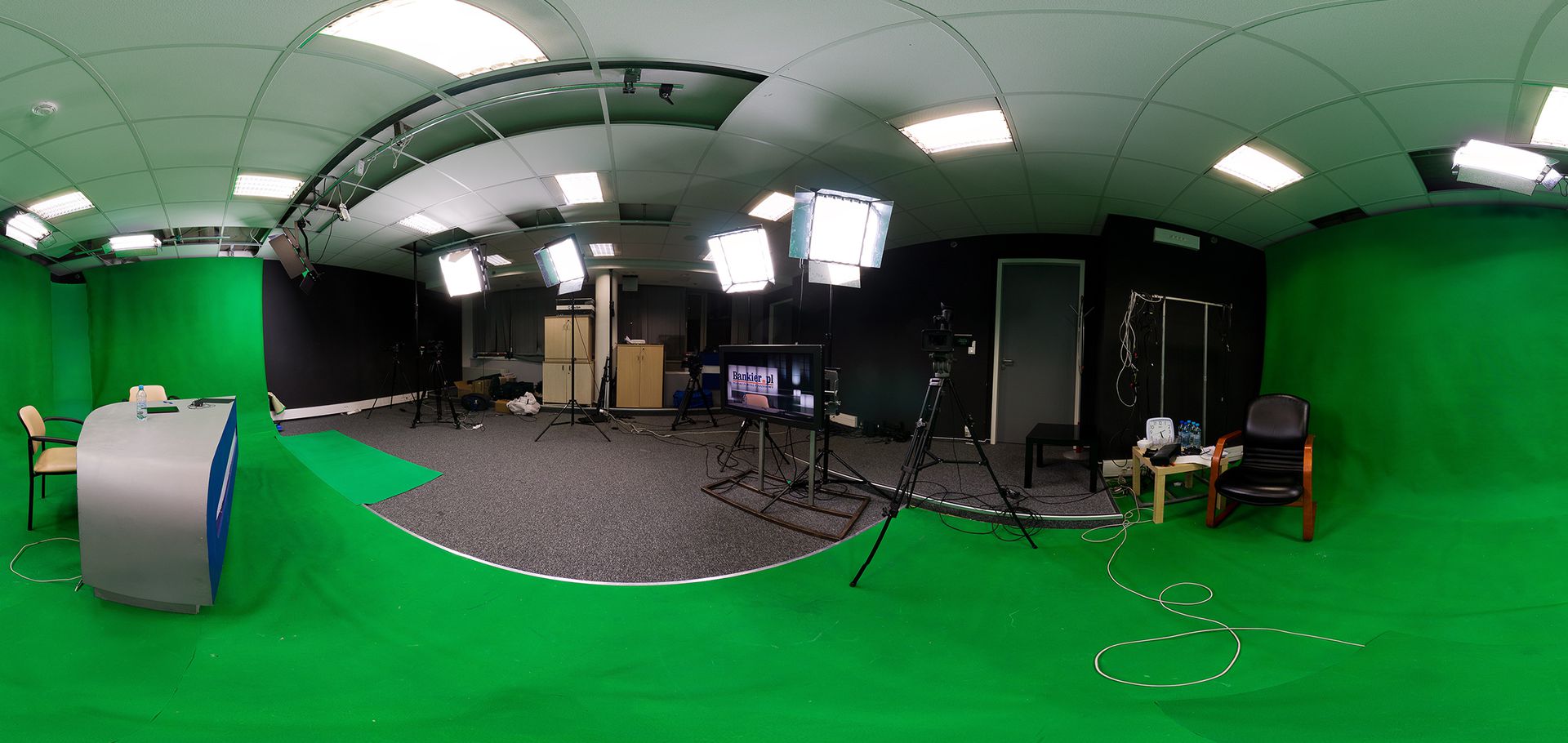 Greenscreen studio built for Bankier.pl (2010-14)